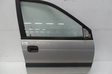 Mitsubishi Space Runner N10 T&uuml;r vorn rechts Beifahrert&uuml;r Rohbau Silber